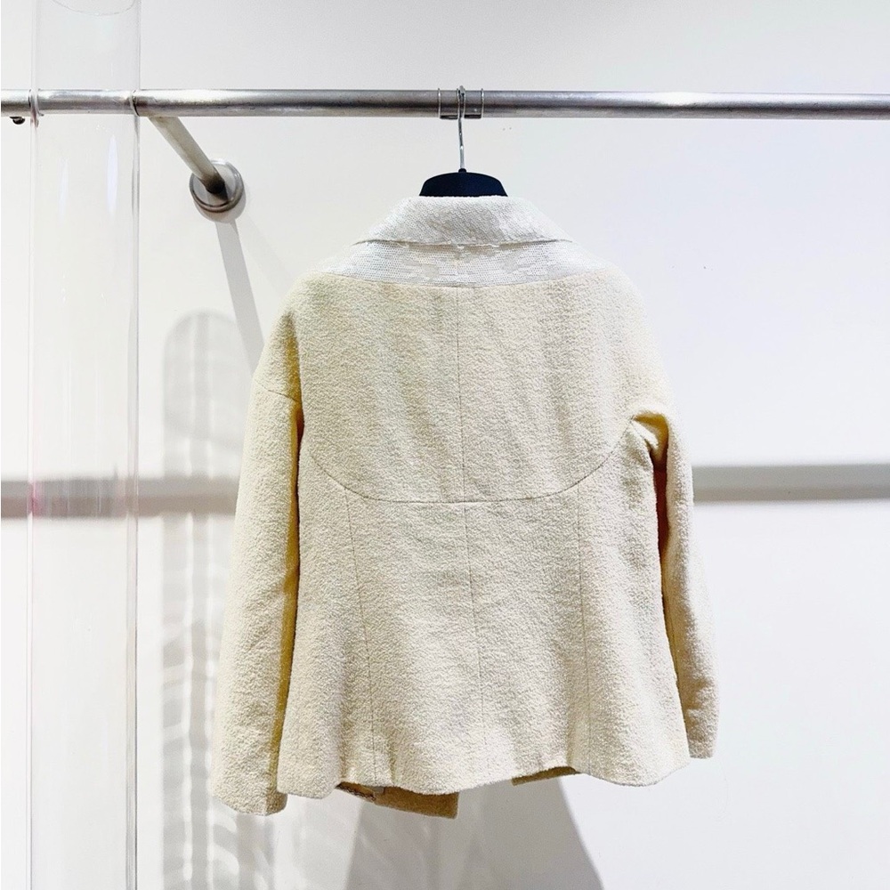 Authentic Chanel Cream Textured Women's Blazer - Picture 2 of 8